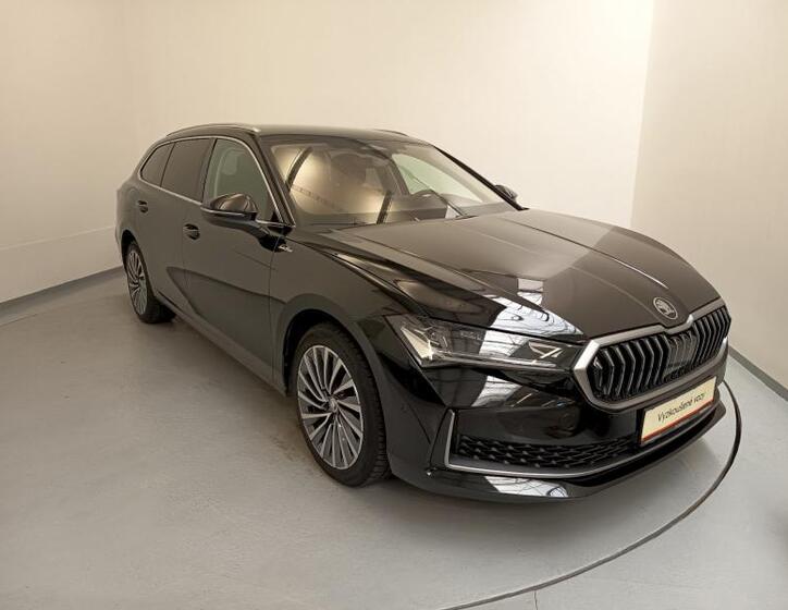 Škoda Superb 8