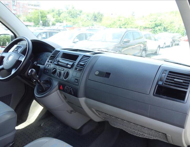 Volkswagen Transporter 12