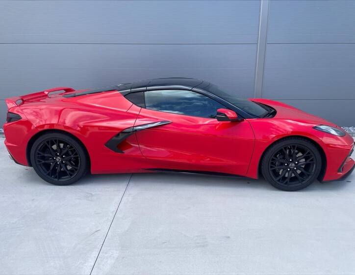 Chevrolet Corvette 2