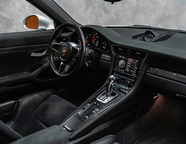 Porsche 911 33