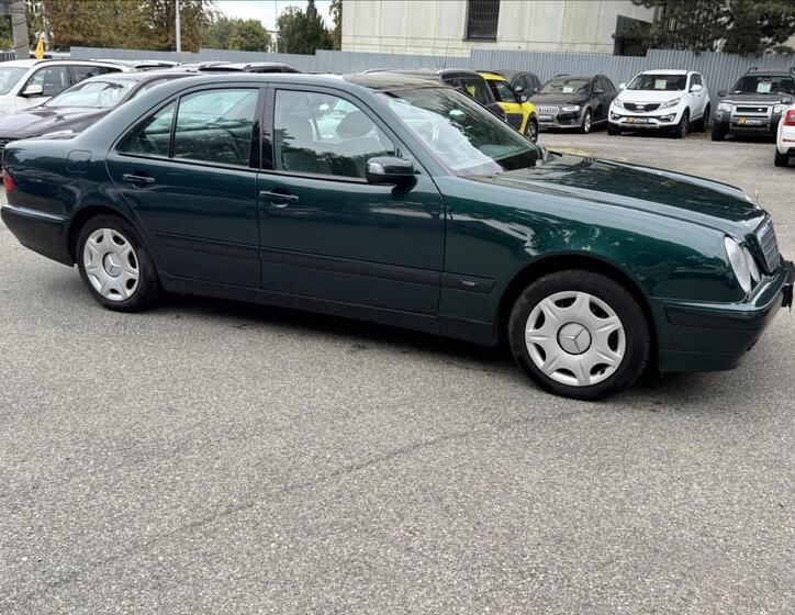Mercedes-Benz Třídy E 4
