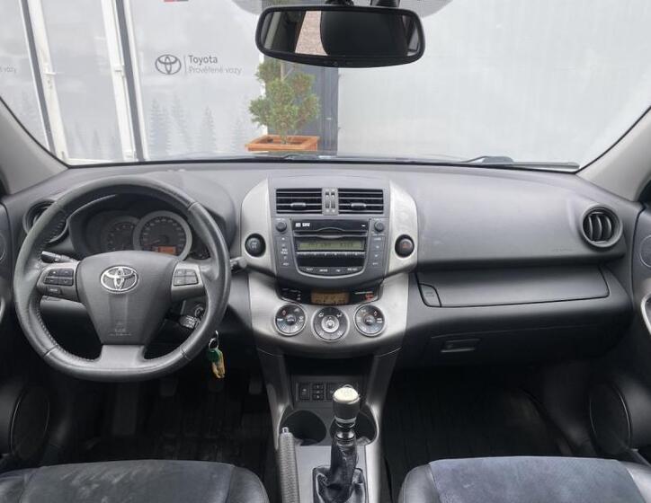 Toyota RAV4 13