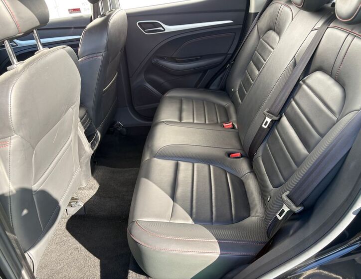 MG ZS 7