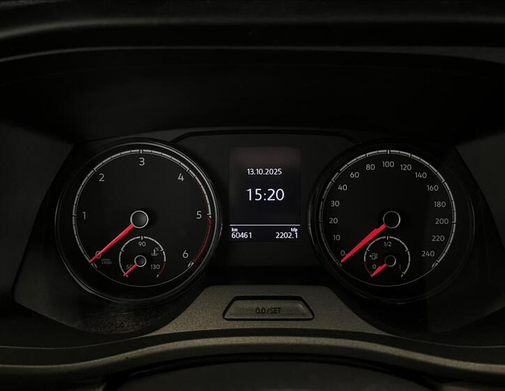 Volkswagen Caravelle 11