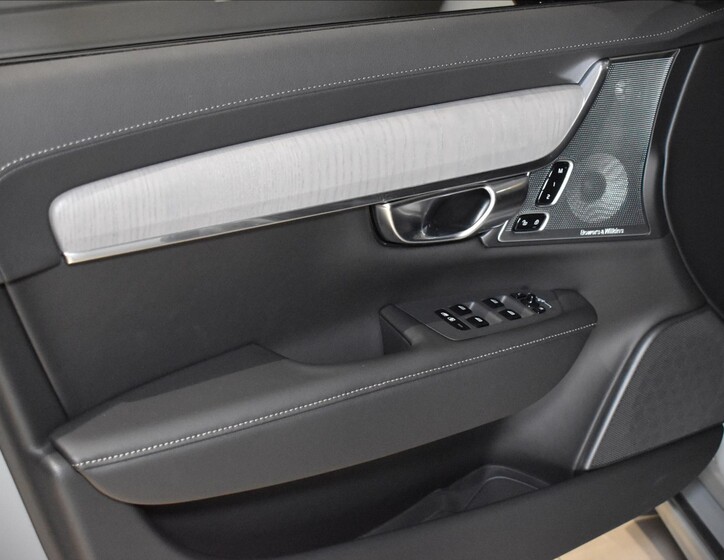 Volvo V90 17