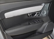 Volvo V90 17