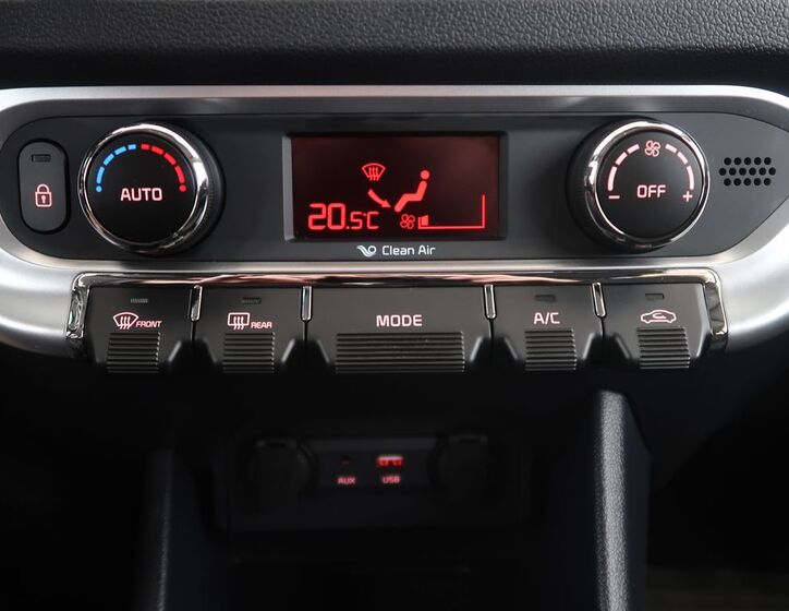 KIA Rio 19
