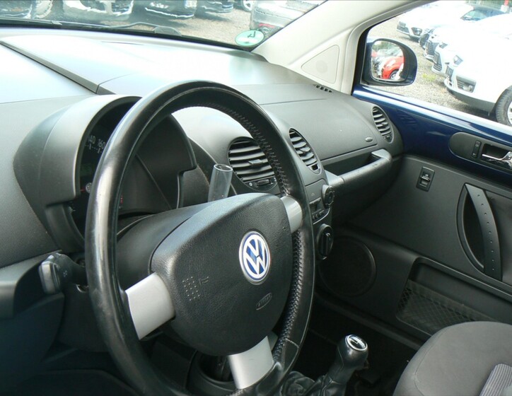 Volkswagen New Beetle 10