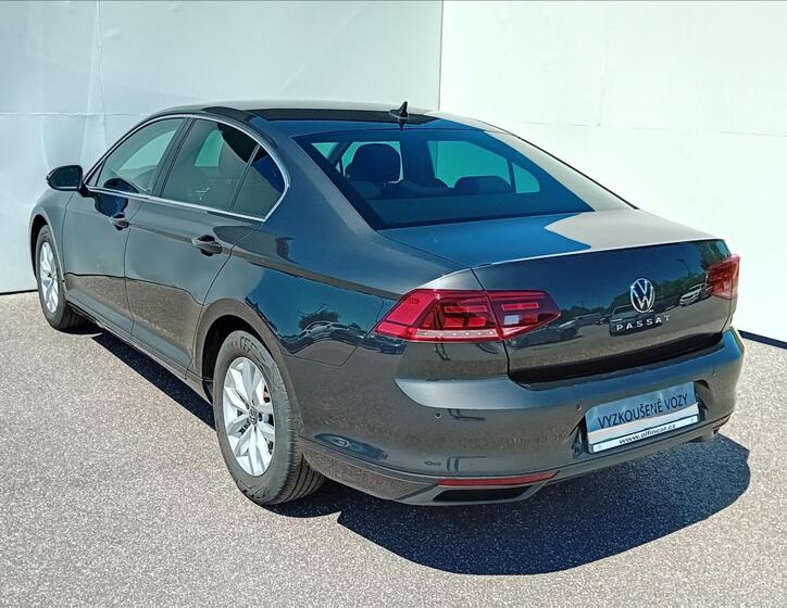 Volkswagen Passat 25