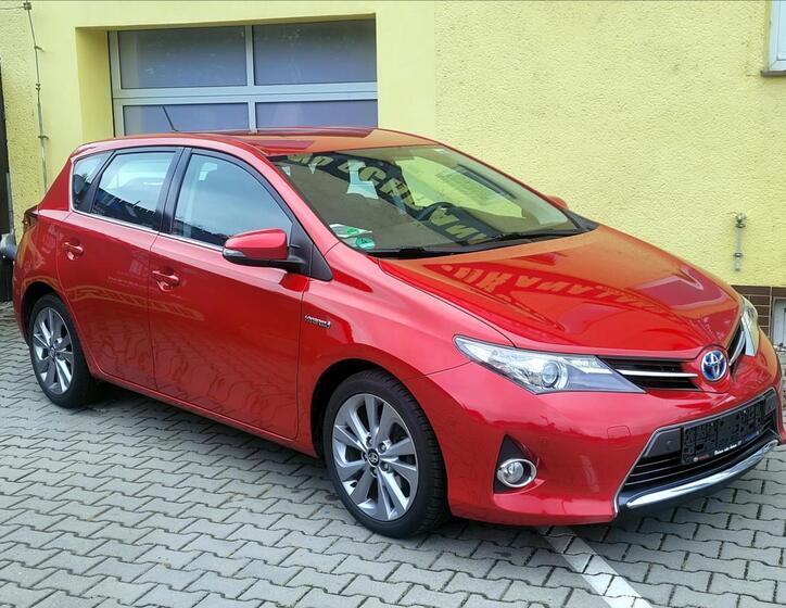 Toyota Auris 1