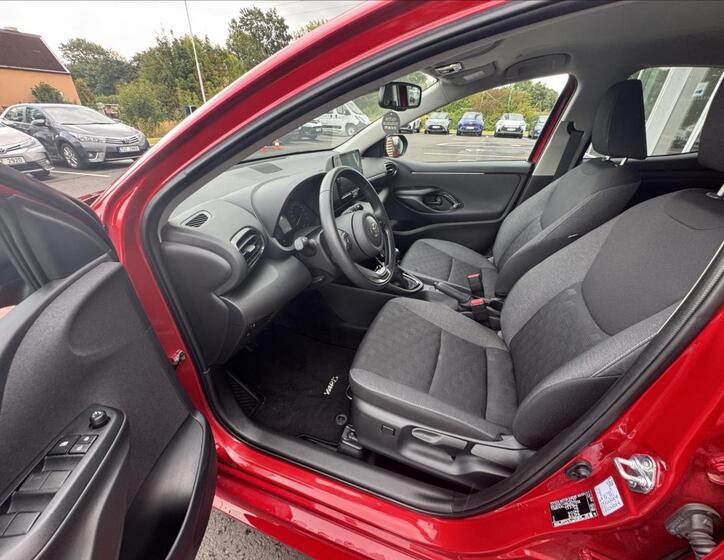 Toyota Yaris 9