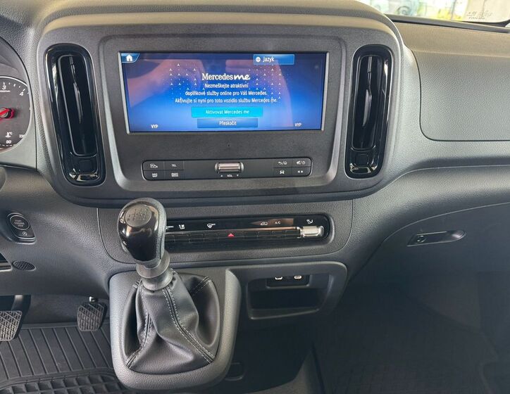 Mercedes-Benz Vito 13