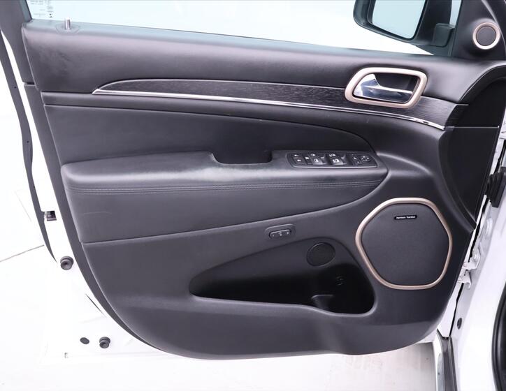 Jeep Grand Cherokee 11