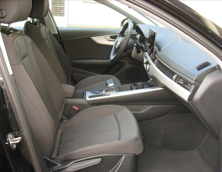 Audi A4 16