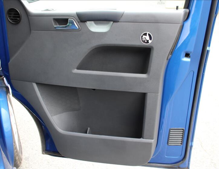 Volkswagen Caravelle 28