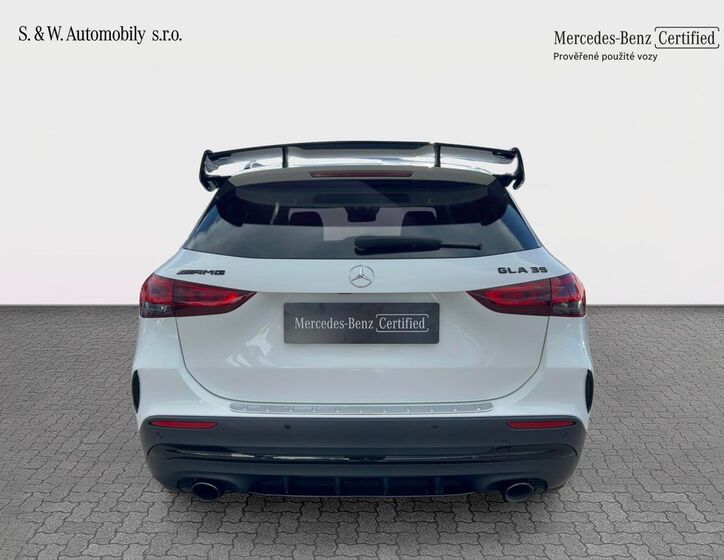 Mercedes-Benz GLA 6