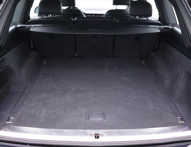 Audi Q7 10