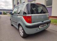 Peugeot 1007 3