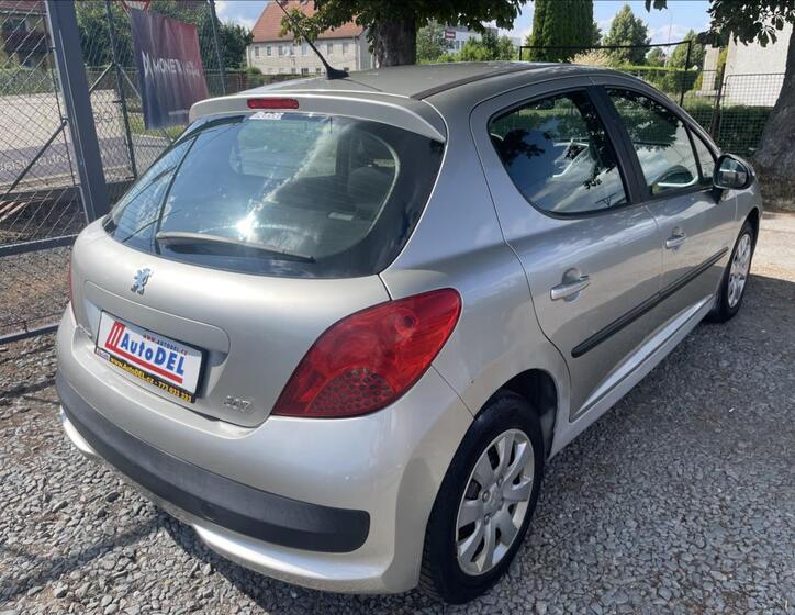 Peugeot 207 8