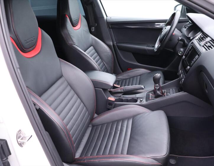 Škoda Octavia 14