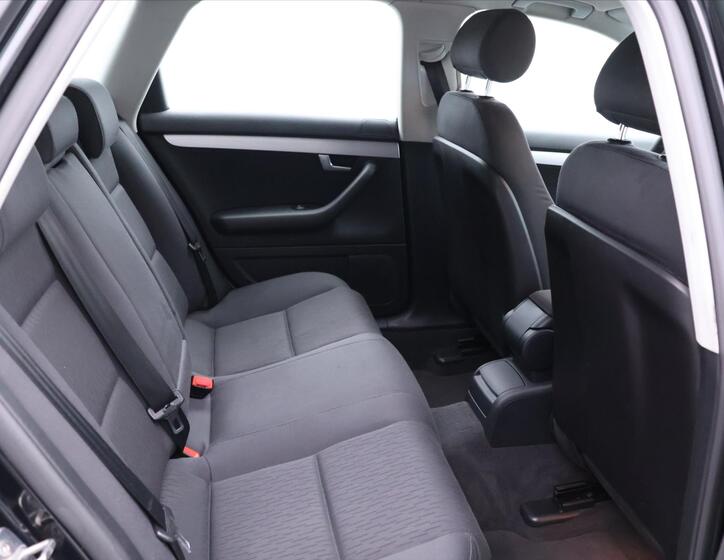 Audi A4 14