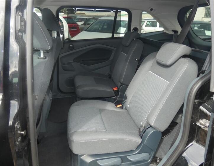 Ford Grand C-MAX 11