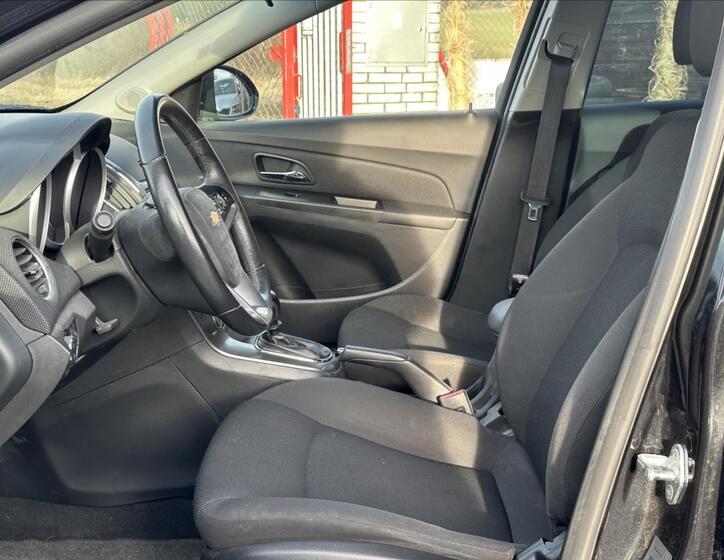 Chevrolet Cruze 9