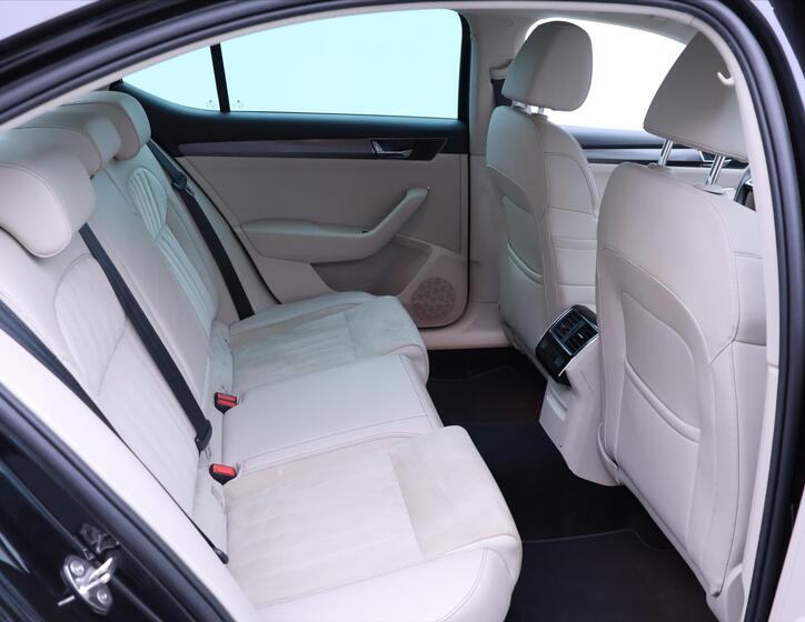Škoda Superb 16