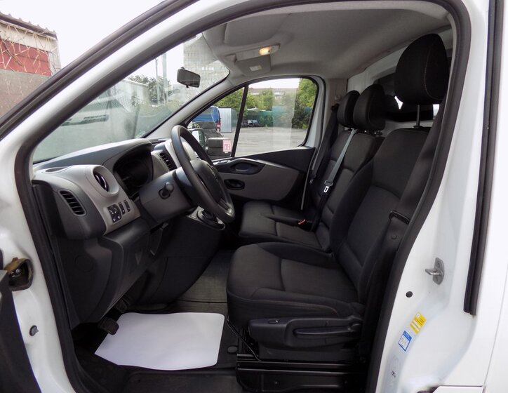 Renault Trafic 8