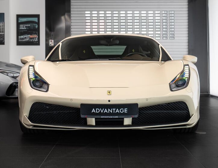 Ferrari 488 2