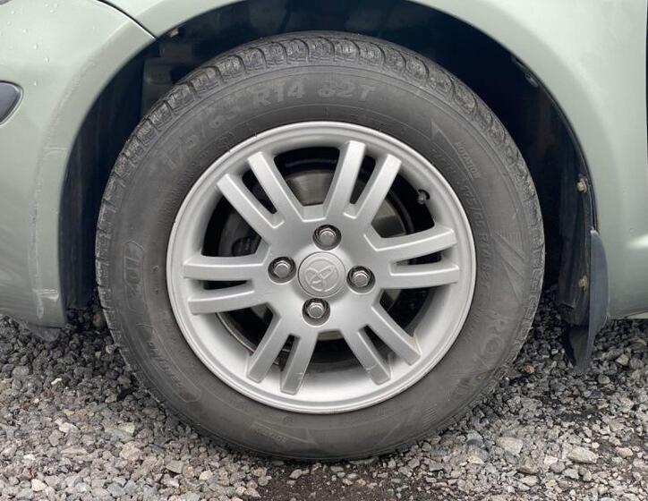 Toyota Yaris 9