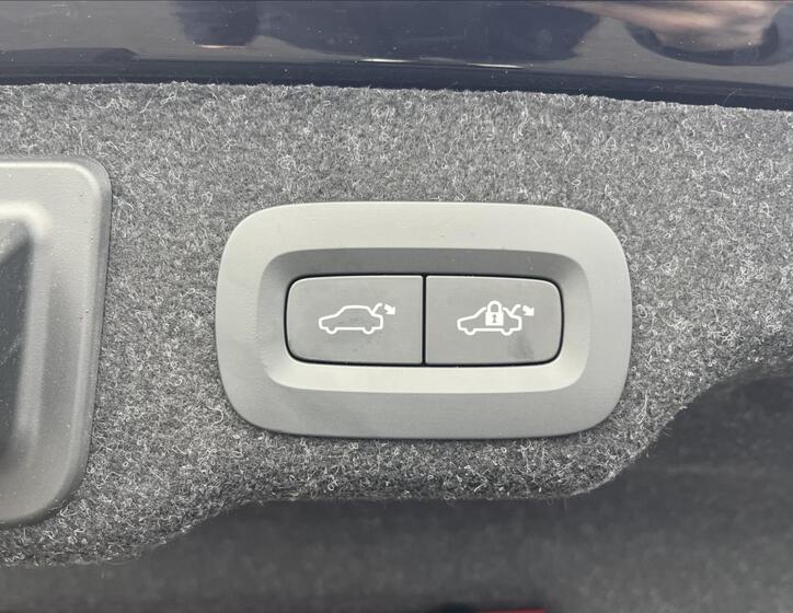 Volvo S90 13