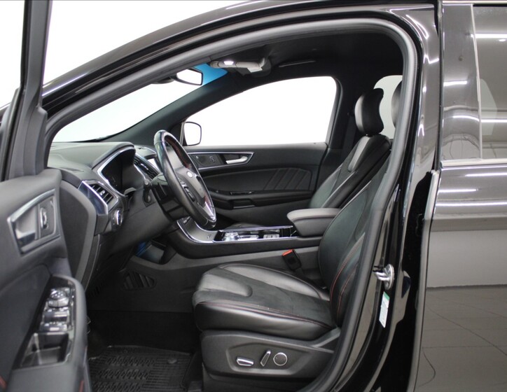 Ford Edge 6