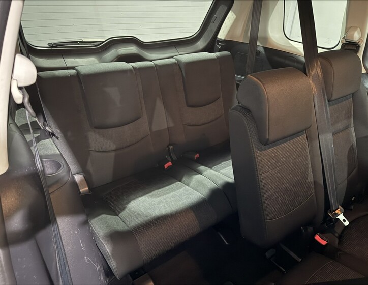 Mazda 5 23