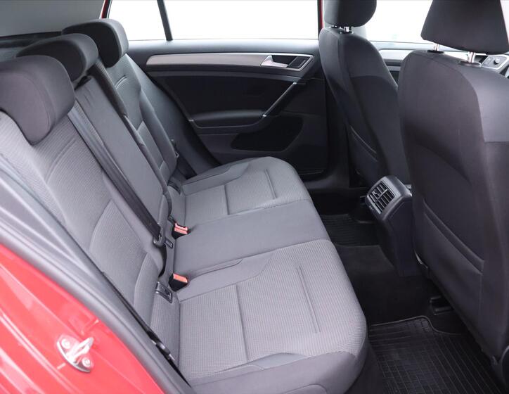 Volkswagen Golf 14