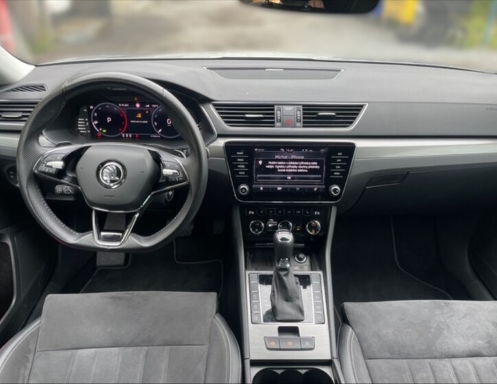 Škoda Superb 8