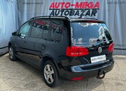 Volkswagen Touran 8