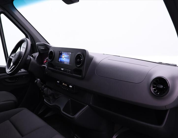Mercedes-Benz Sprinter 28