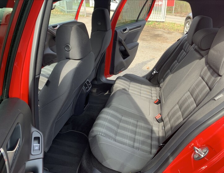 Volkswagen Golf 18