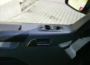 Volkswagen Multivan 12