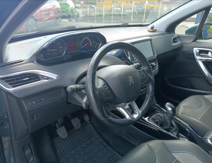 Peugeot 2008 13
