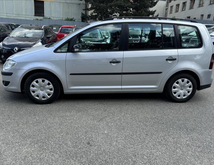 Volkswagen Touran 4
