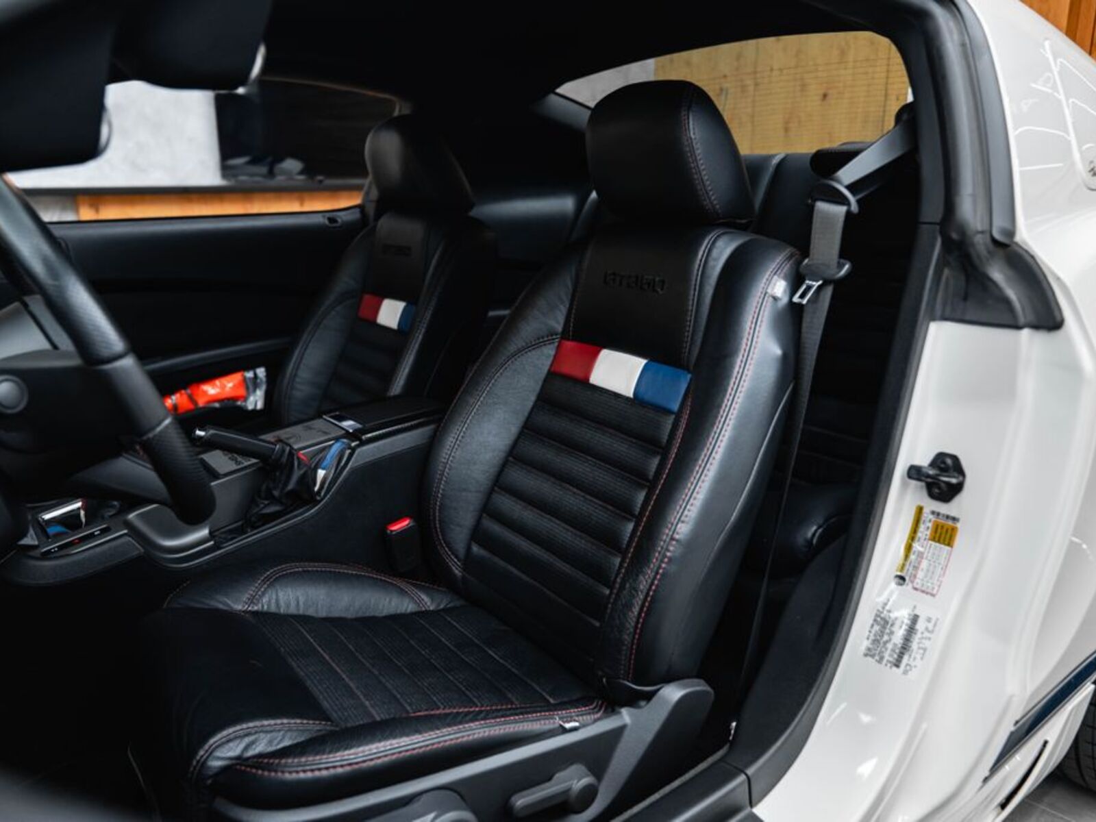 Ford Mustang 32