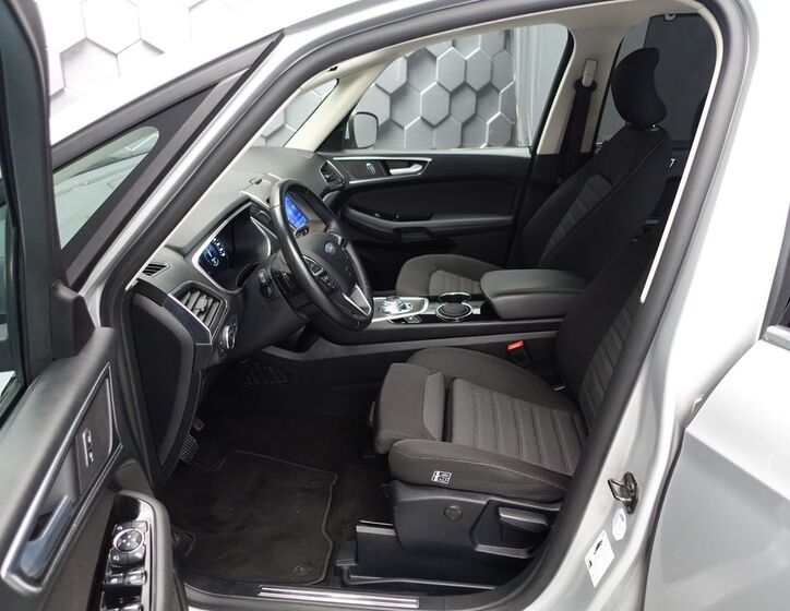 Ford Galaxy 29