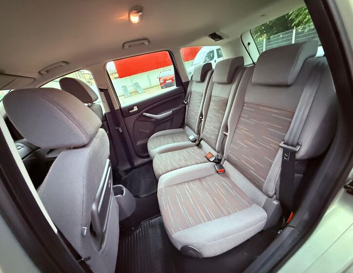 Ford C-MAX 10
