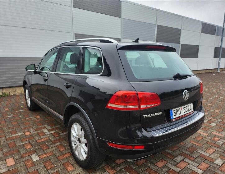 Volkswagen Touareg 8