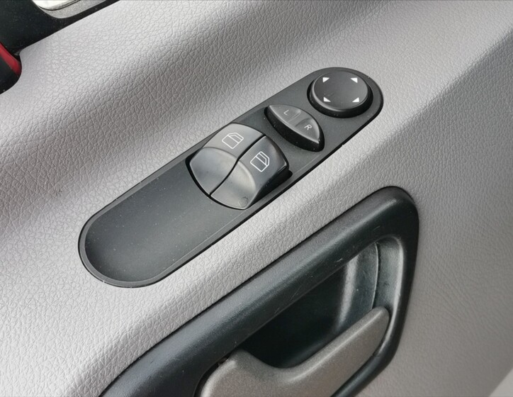 Mercedes-Benz Sprinter 12