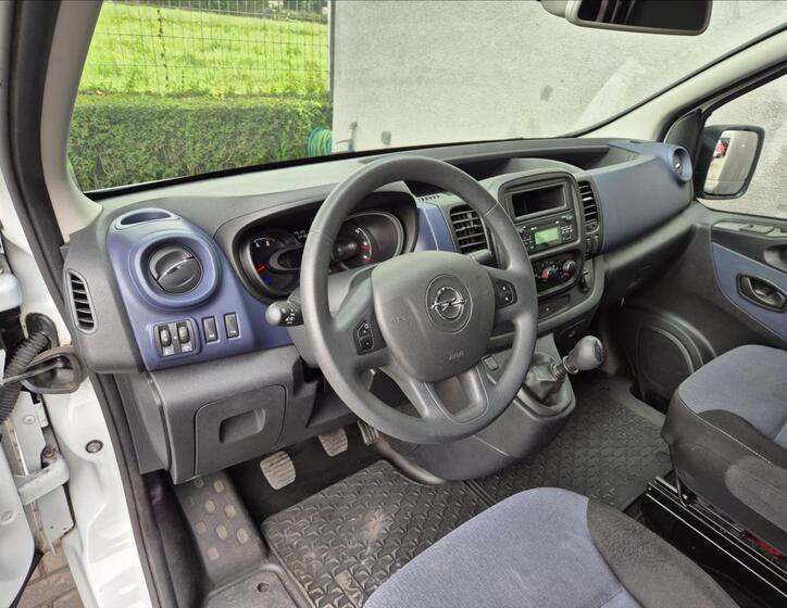Opel Vivaro 12