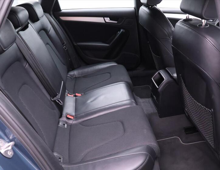 Audi A4 13