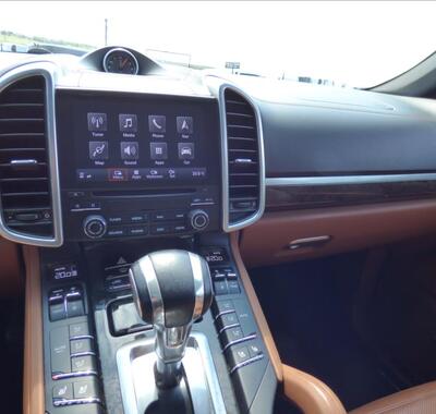 Porsche Cayenne 24